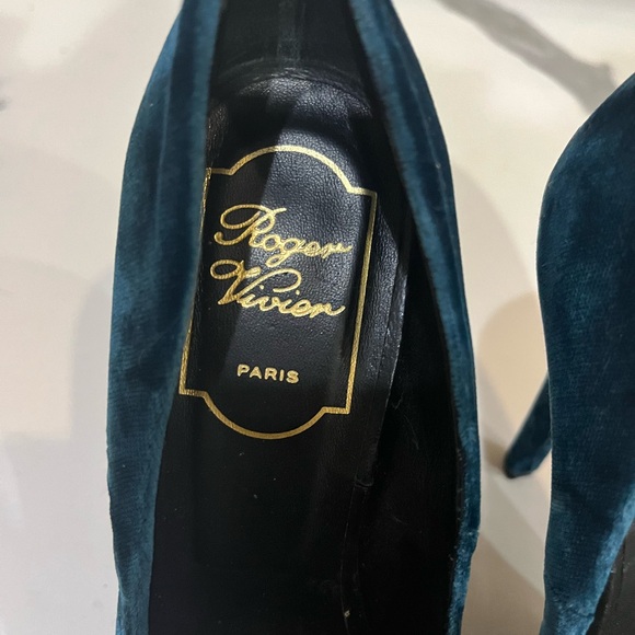 Roger Vivier Velvet peep toe pumps 35.5 - Picture 7 of 8